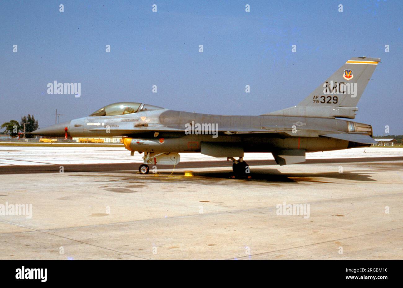 United States Air Force (USAF) - General Dynamics F-16A Block 10 Fighting Falcon 79-0329 (msn 6i-114, codice base 'MC'). Foto Stock