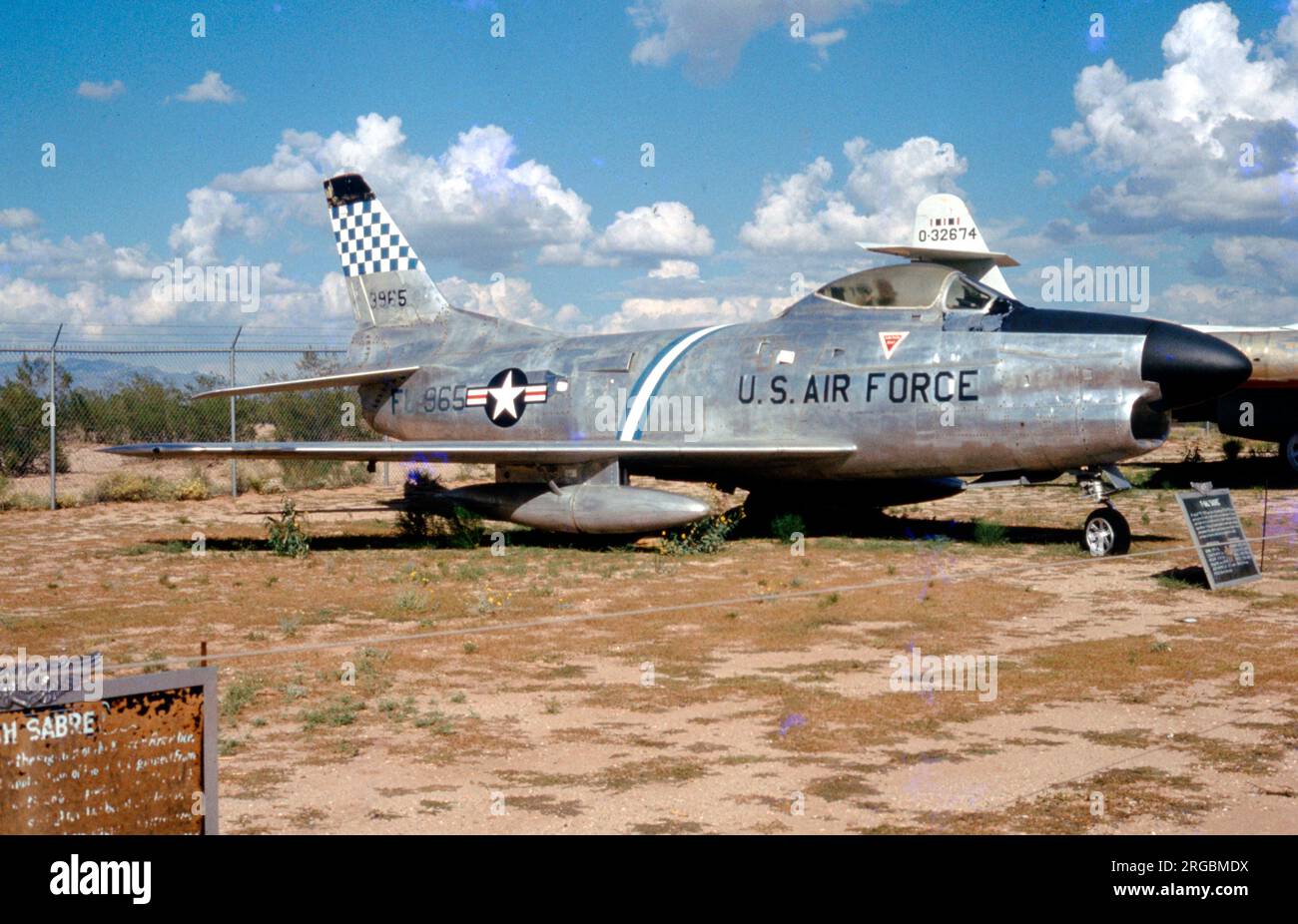 Nord America F-86L Sabre 53-965 (msn 201-407, buzz-number 'fu-965'), in mostra al Pima Air and Space Museum, Tucson, Arizona. Foto Stock