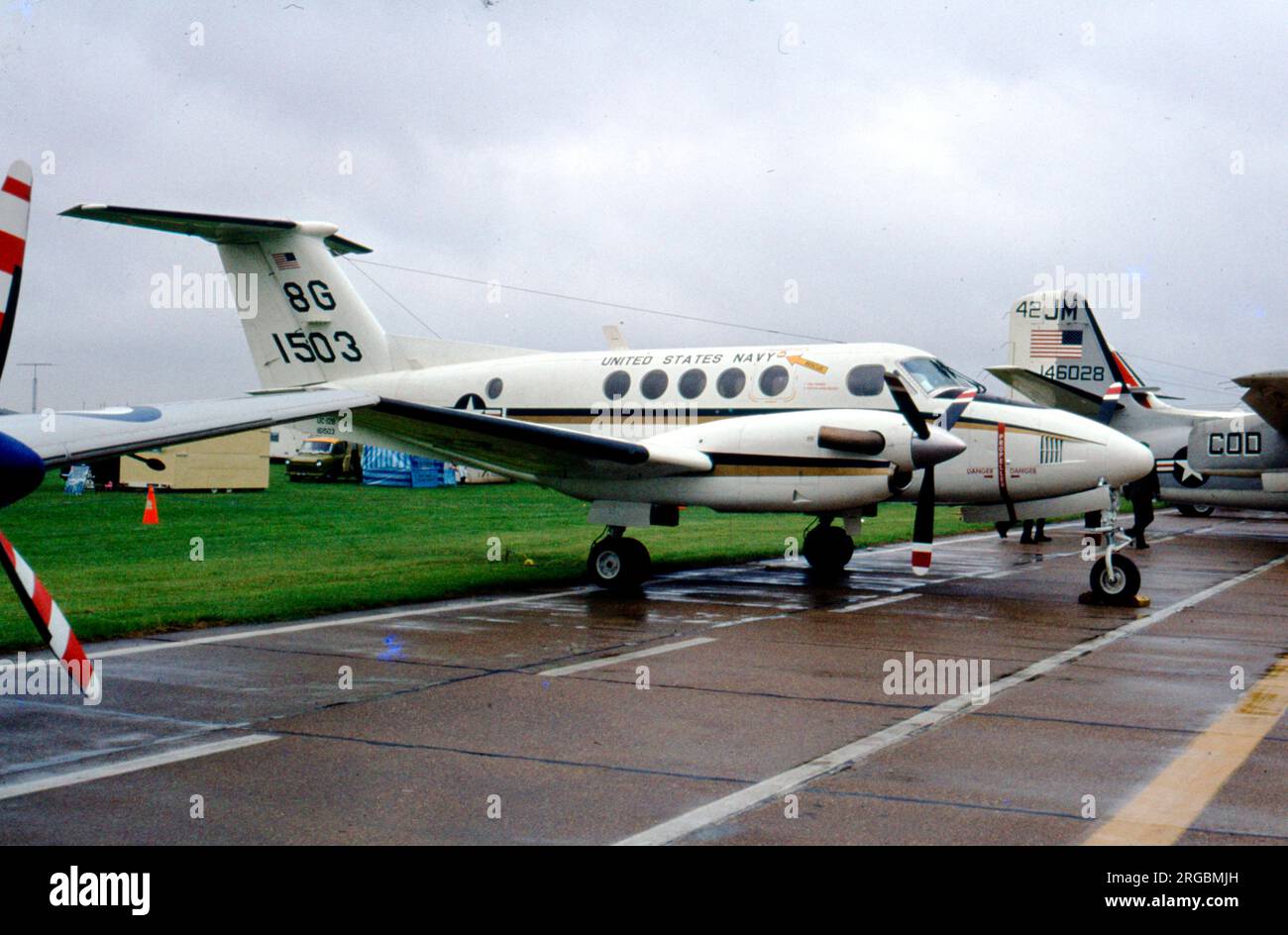 United States Navy (USN) - Faggio UC-12B Huron 161503 (msn BJ-51, codice base '8G'), al RAF Mildenhall Air Fete il 29 maggio 1983. Foto Stock