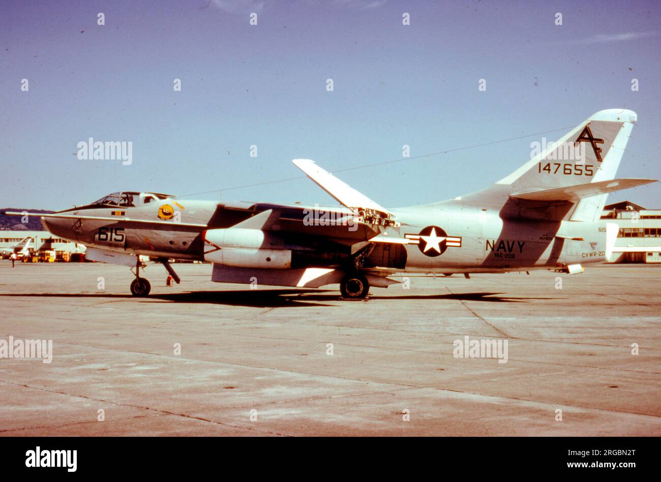 United States Navy (USN) - Douglas KA-3B Skywarrior 147655 (MSN 12419, codice base 'AF', indicativo di chiamata '615'), di VAK-208. Foto Stock