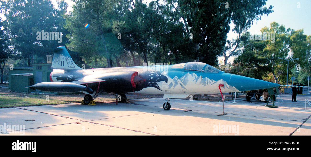 Lockheed F-104G Starfighter 7151 (msn 683-7151), in mostra al Museo dell'aeronautica ellenica, a Tatoi AB, Dekeleia, Grecia Foto Stock
