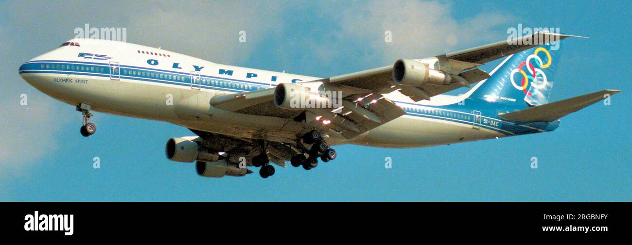 Boeing 747-212B SX-OAC "Olympic Spirit" (msn 21683), di Olympic Airlines, in avvicinamento all'aeroporto internazionale di Atene. Foto Stock