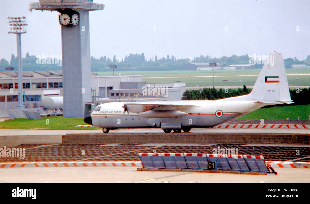 Kuwait Air Force - Lockheed L-100-30 KAF317 (msn 4953), di 41 Squadron. Foto Stock