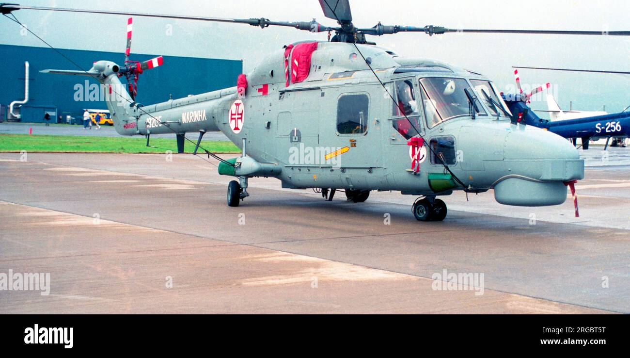 AviaÃ© Ã Naval Portuguesa - Westland Lynx Mk.95 19205 (msn 377), in occasione della Giornata Internazionale dell'aria di Yeovilton, il 12 luglio 1996. (AviaÃ Ã Naval Portuguesa- Portuguesr Naval Aviation) Foto Stock