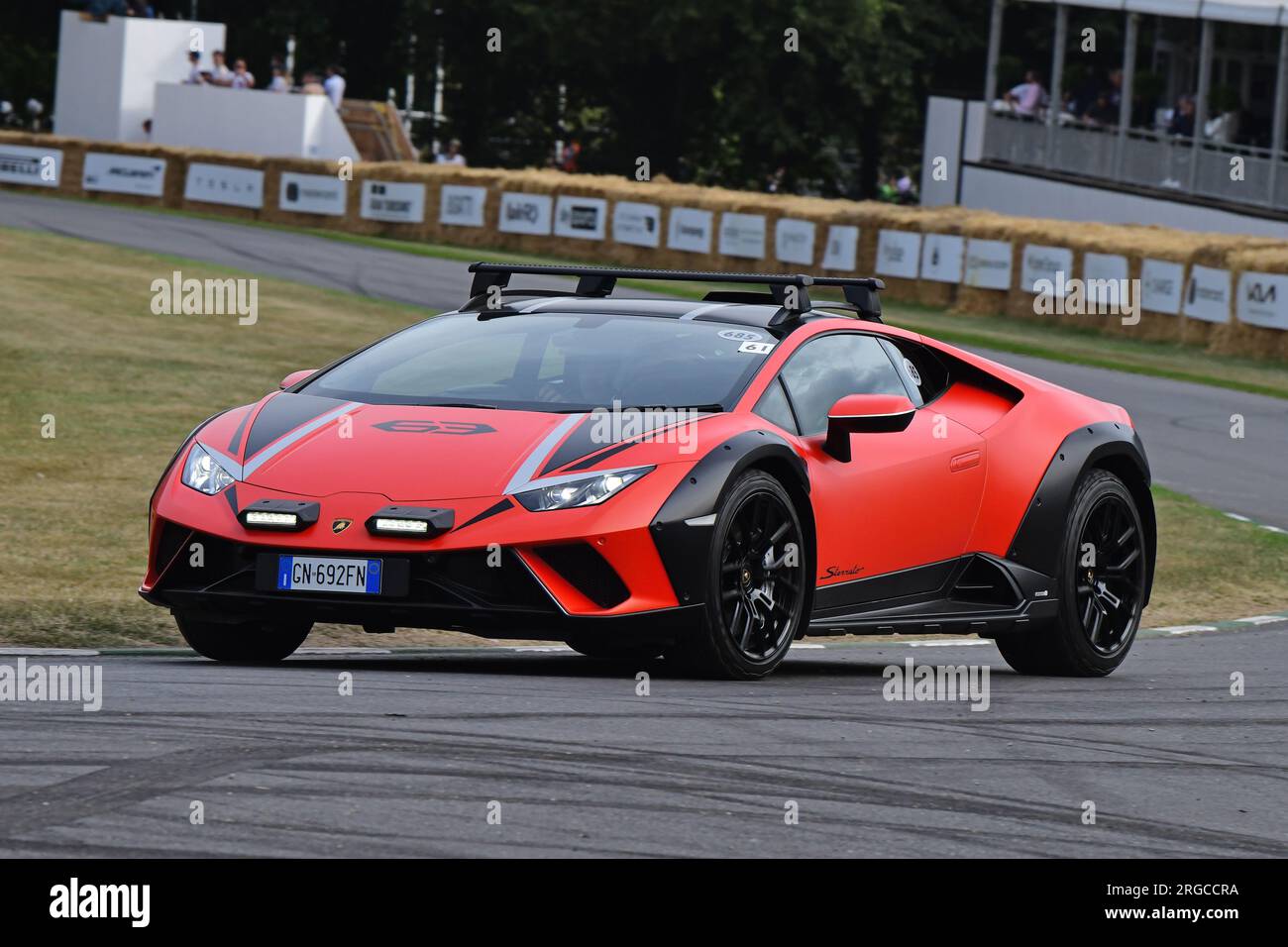 Lamborghini Huracan Sterrato, First Glance, un'opportunità per vedere nuovi modelli e concept car di produttori nuovi e affermati, Coverin Foto Stock