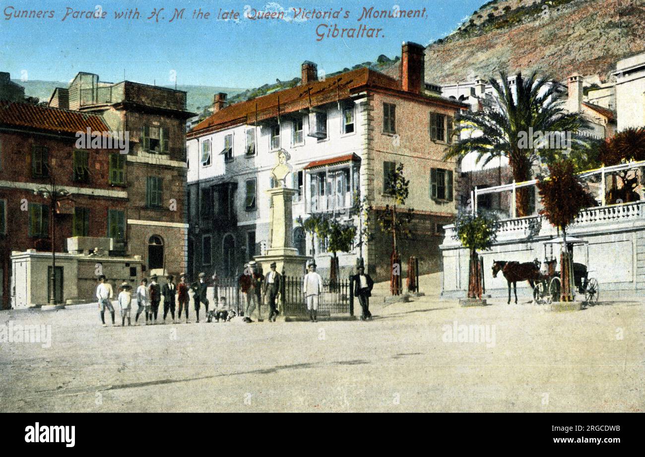 Parata dei Gunners con il Monumento della Regina Vittoria, Gibilterra Foto Stock
