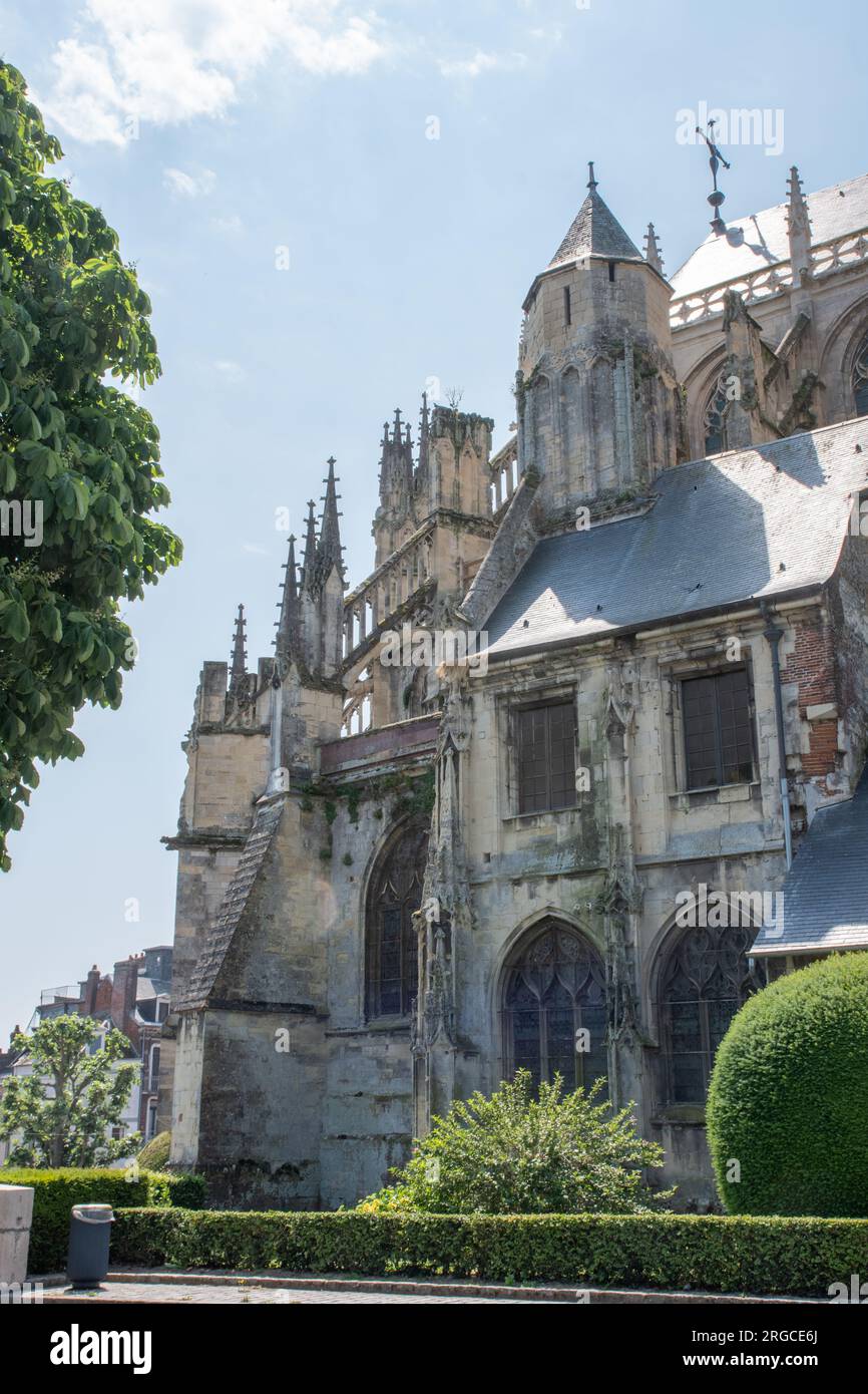 UE, chiesa collegiale di Notre-Dame et Saint-Laurent Foto Stock