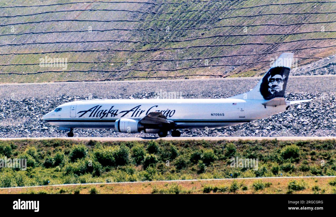 Boeing 737-490F N709AS (msn 28896, linea numero 3099), di Alaska Air Cargo. Foto Stock