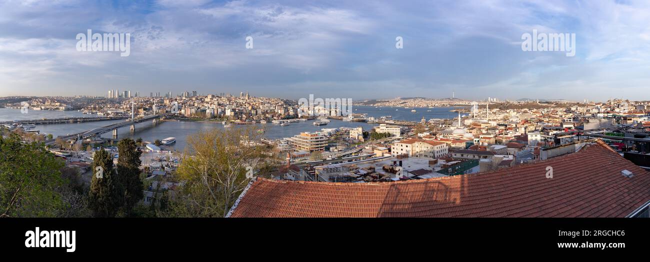 Una foto panoramica della città di Istanbul e del Corno d'Oro. Foto Stock