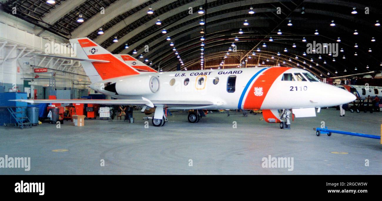Guardia costiera degli Stati Uniti - Dassault-Breguet HU-25B Guardian 2110 (MSN 411, ex N408F). Foto Stock