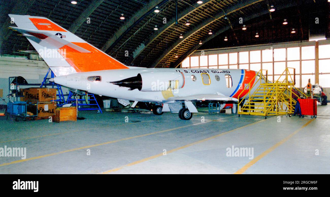 Guardia costiera degli Stati Uniti - Dassault-Breguet HU-25B Guardian 2132 (MSN 454, ex N461F). Foto Stock