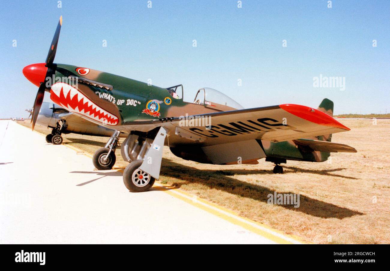 Nord America P-51 Cavalier Mustang C-GMUS 'What's Up Doc' (msn 67-22581), presso l'aeroporto di Midland il 8-10 ottobre 1992. Foto Stock