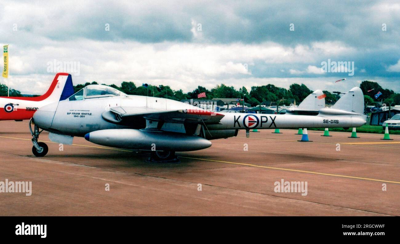 De Havilland DH.100 Vampire FB.6 se-DXS / K-PX (msn 624, ex J-1115 ), al Waddington - International Air Show il 30 giugno 2014. Foto Stock