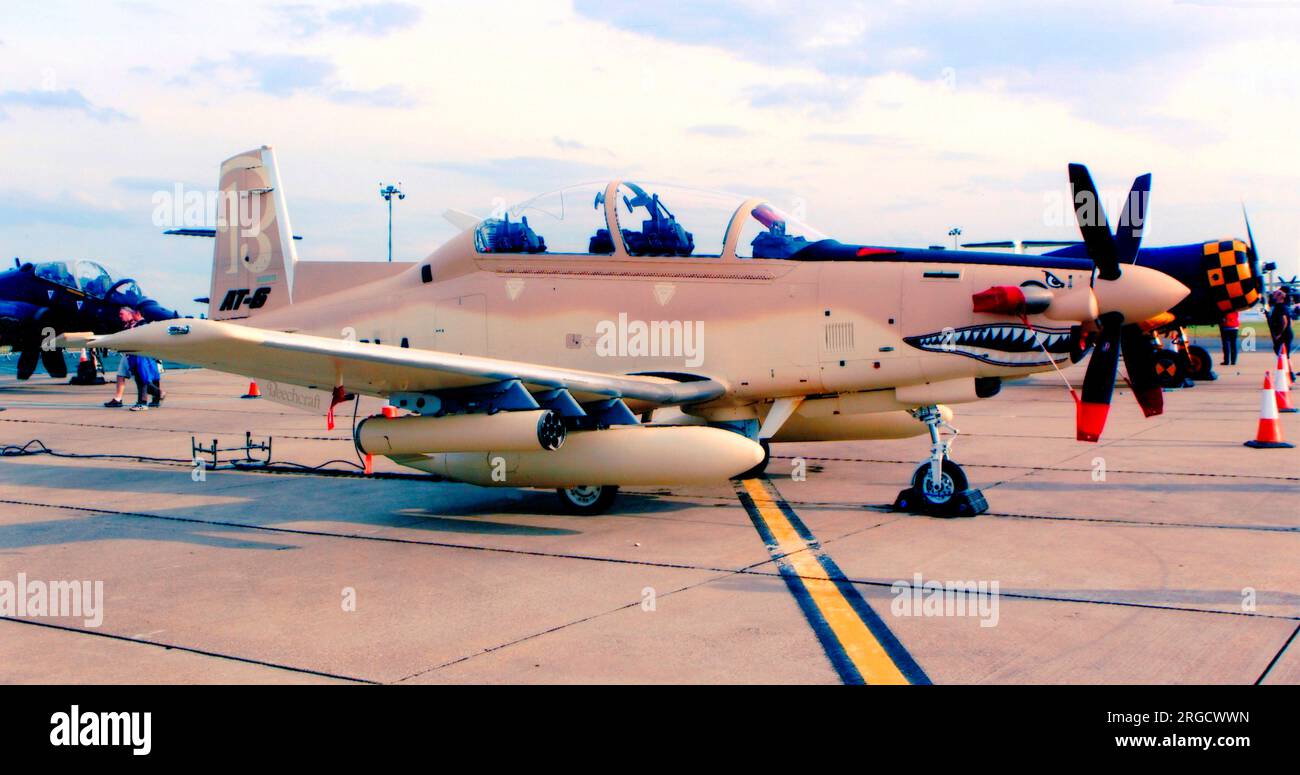 Raytheon AT-6C 3000 Texan II N630LA (msn AT-3), al Waddington - International Air Show del 5 luglio 2014. Foto Stock
