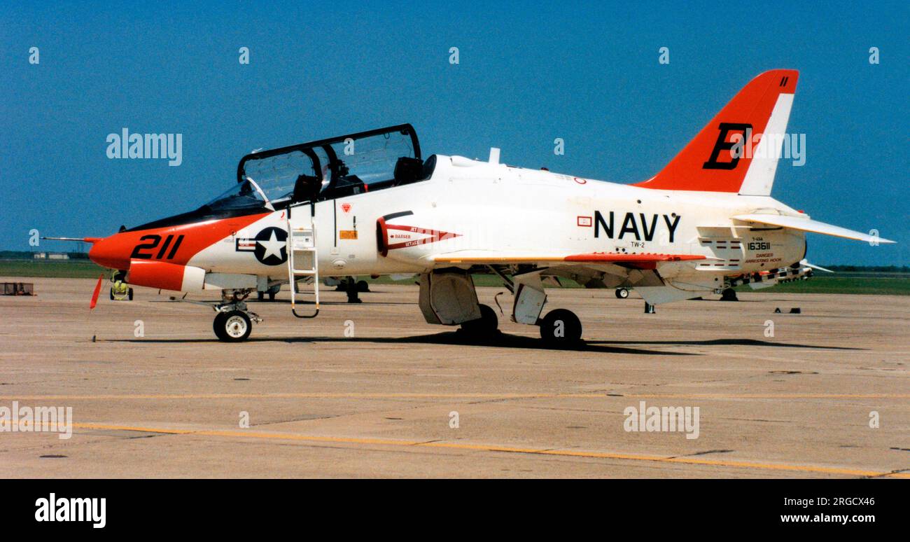 United States Navy - McDonnell Douglas T-45A Goshawk 163611 (MSN A013, call-sign '211')), di TW-2 al NAS Kingsville, Texas. Foto Stock