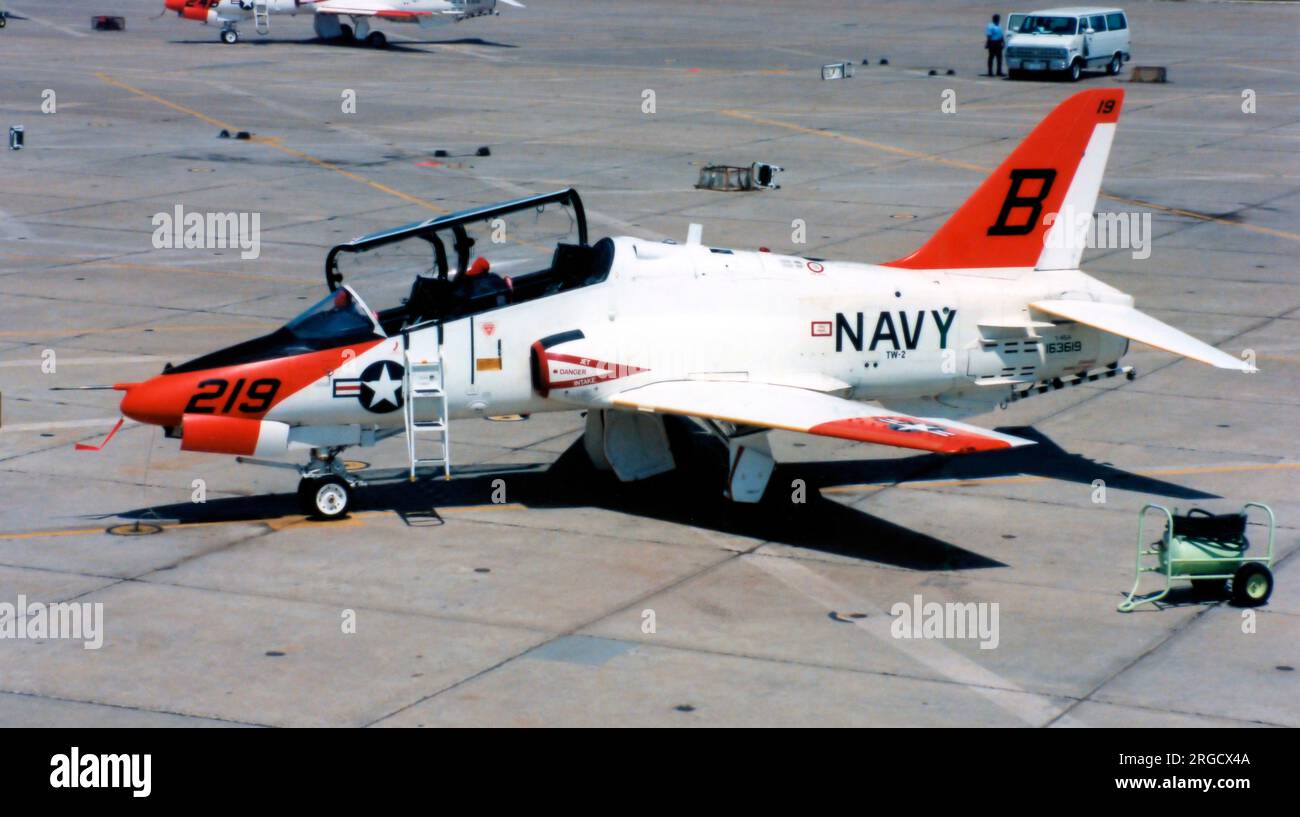 United States Navy - McDonnell Douglas T-45A Goshawk 163619 (MSN A021, call-sign '219'), di TW-2 al NAS Kingsville, Texas. Foto Stock