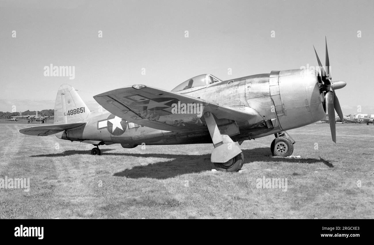 United States Air Force - Republic P-47N-5-RE Thunderbolt 44-88651 (MSN 868, buzz number 'PE-651')m alla base dell'aeronautica di Chanute nel 1950 Foto Stock