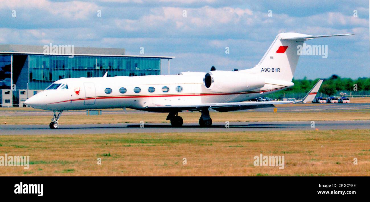 Gulfstream G450 A9C-BHR (msn 4156), del Bahrain Amiri Flight, al SBAC Farnborough International Air Show il 24 luglio 2010. Foto Stock