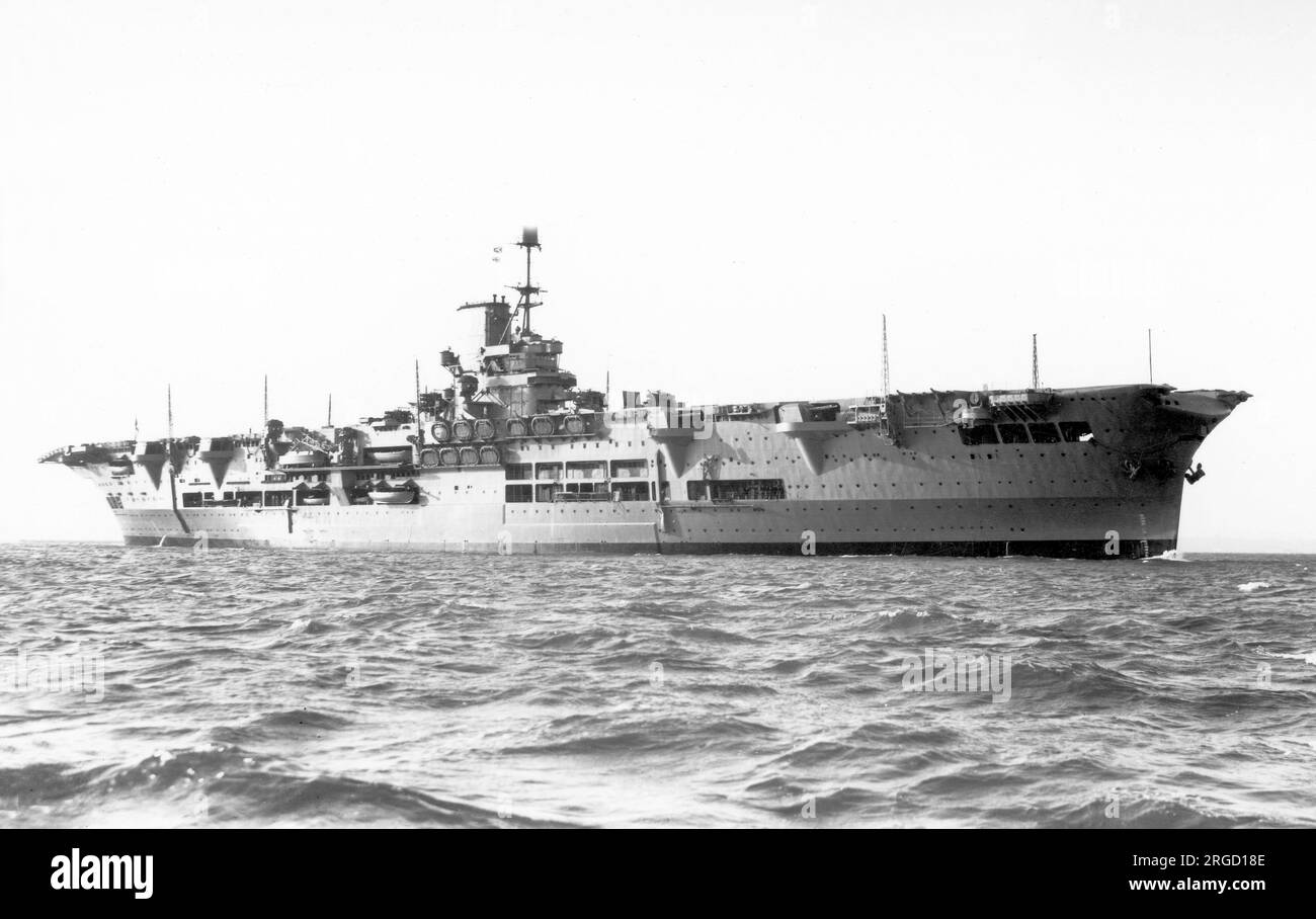 Royal Navy - HMS Ark Royal (91), portaerei di flotta, vista nel novembre 1938 durante le prove in mare. L'Ark Royal fu commissionata il 16 dicembre 1938 e affondata dall'U-81 il 14 novembre 1941. Foto Stock