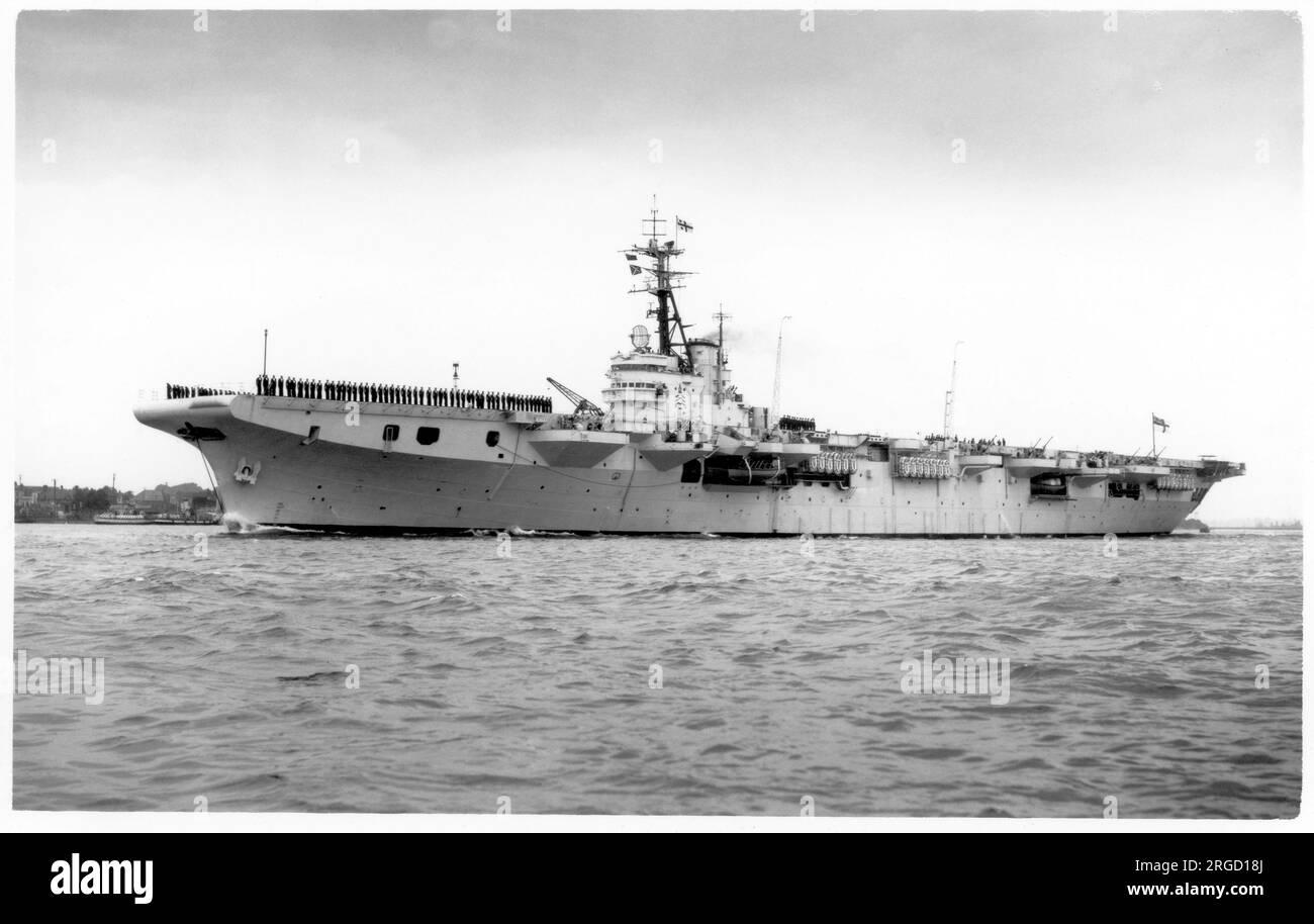 Royal Navy - HMS Theseus, una portaerei della classe Colossus, nel settembre 1951. Foto Stock