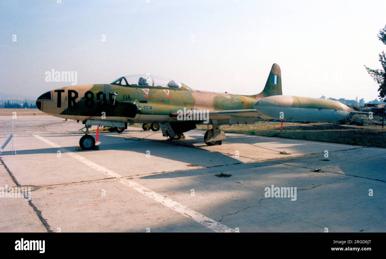 Lockheed T-33A Shooting Star 52805 (msn 580-8065, ex 52-9805 buzz numero TR-805), presso l'Hellenic AF Museum, Dekelia AB, Atene. Foto Stock