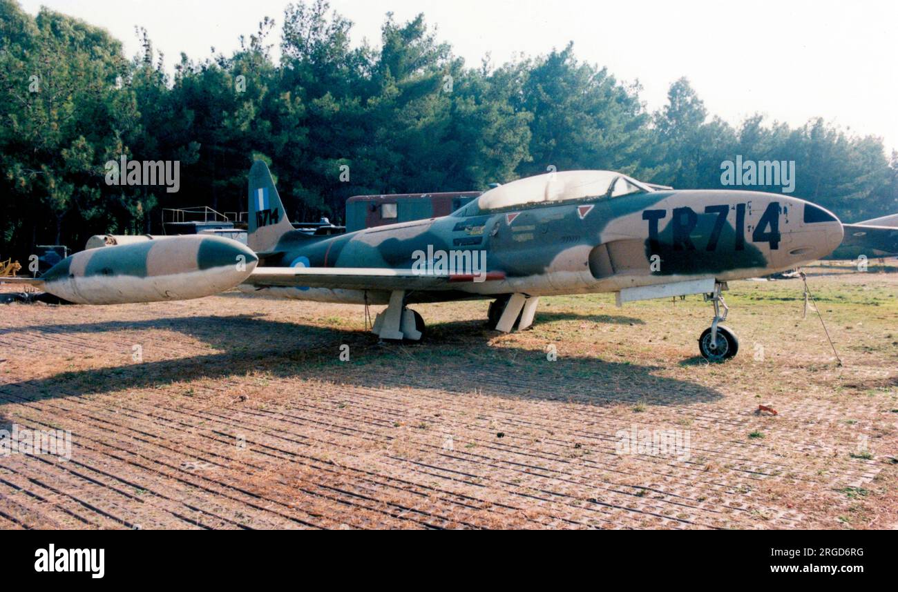 Hellenic Air Force - Lockheed T-33A-5-lo Shooting Star 16714 (msn 580-6046, ex 51-6714 buzz numero TR-714), presso Hellenic AF Museum, Dekelia AB, Atene Foto Stock