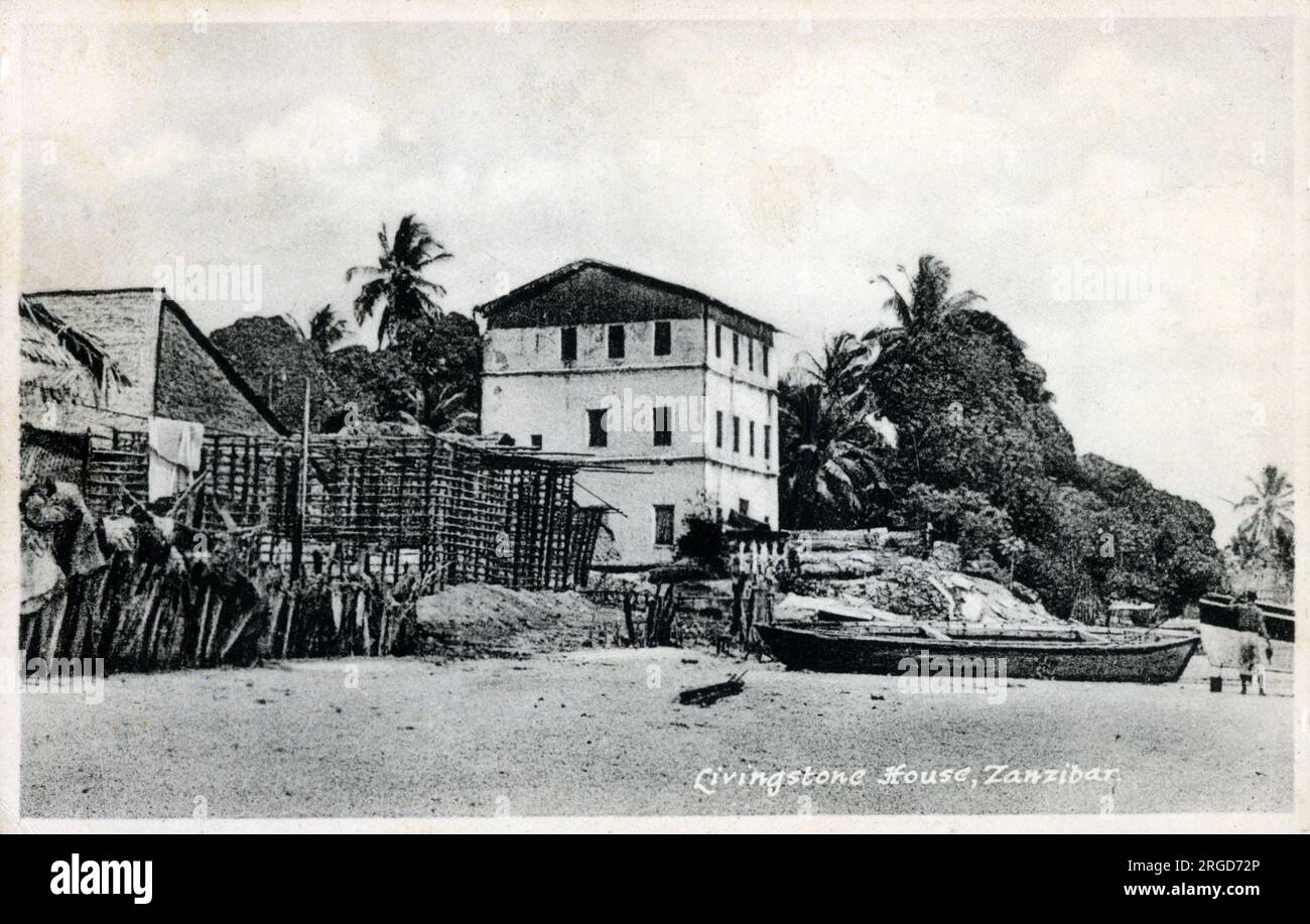 Livingstone House, Zanzibar, Africa Orientale. Questo vecchio edificio è ora l'ufficio principale della Zanzibar Tourist Corporation (ZTC). Costruito intorno al 1860 per Sultan Majid (sultano dal 1856 al 1870). David Livingstone, probabilmente il più famoso esploratore di tutti, rimase in questa casa prima di salpare per la terraferma per iniziare la sua ultima spedizione nel 1866 Foto Stock