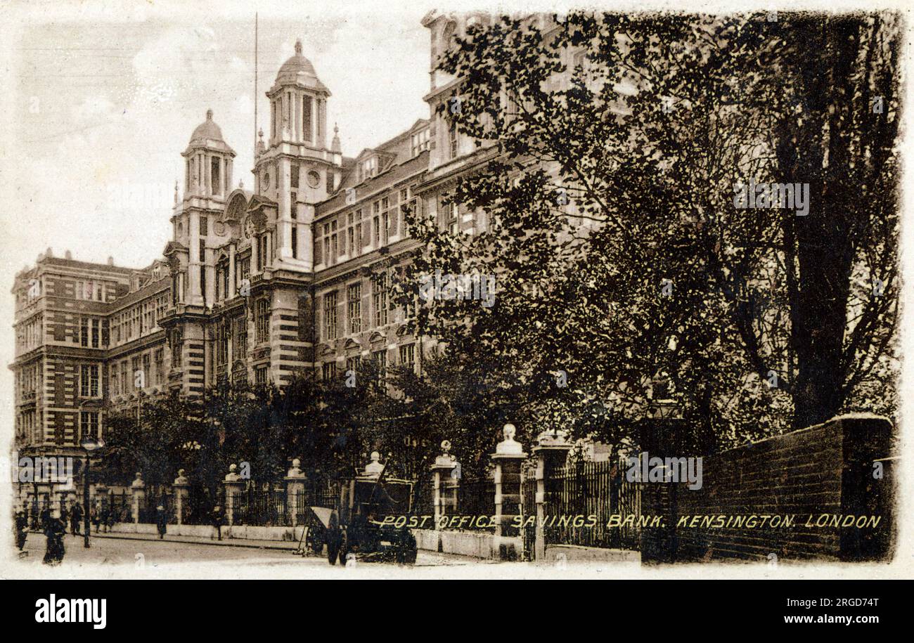Blythe House, 23 Blythe Road, West Kensington - costruito originariamente come sede del Post Office Savings Bank (come mostrato in questa scheda). Ora un archivio per un certo numero di grandi musei di Londra. Foto Stock