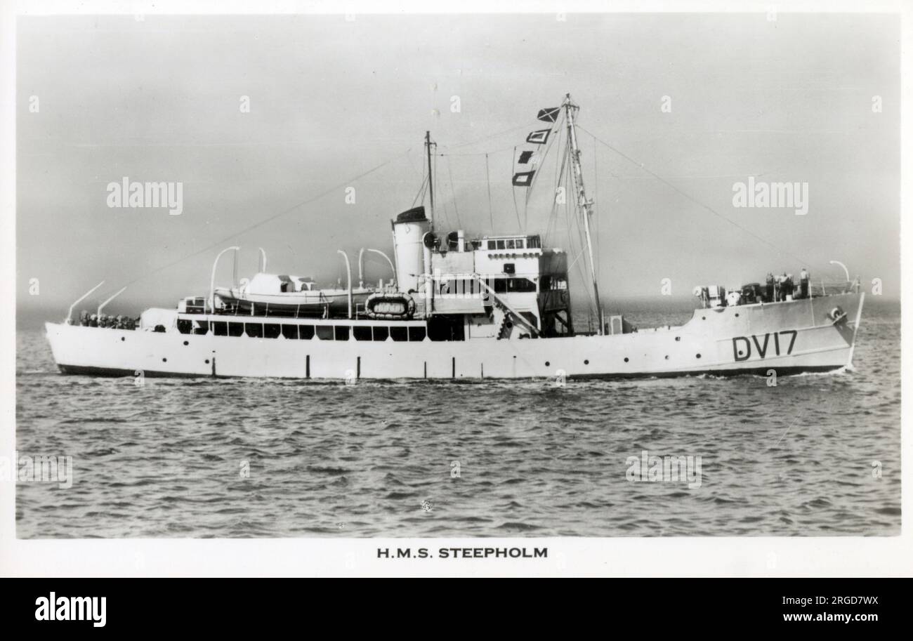 H.M.S. Steepholm (DV17) - precedentemente un peschereccio da traino classe Isles della Royal Navy, in seguito un vascello per lo smaltimento dei relitti. Foto Stock