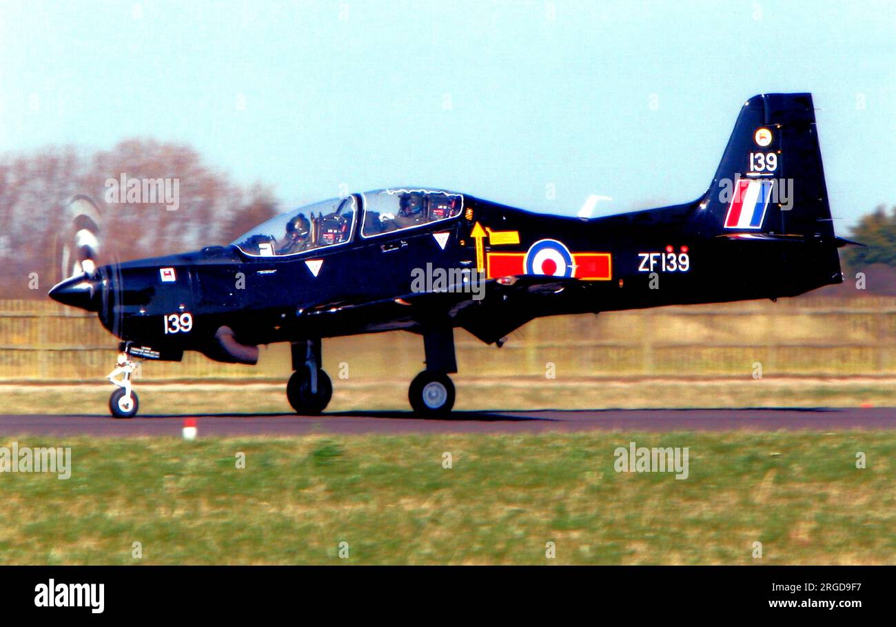 Royal Air Force - Short Tucano T.1 ZF139 (msn S005/T5), del No.207 (R) Squadron. Foto Stock