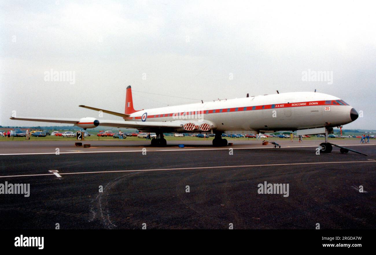 A&AEE - de Havilland DH.106 Comet 4C XS235 "Canopus" (msn 6473). (A&AEE - Aeroplane and Armament Experimental Establishment) Foto Stock