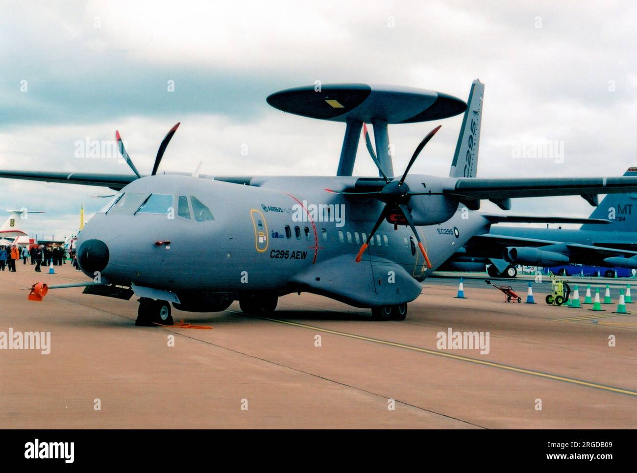 CASA C-295AEW EC-295 (msn P-001), presso la RAF Fairford per il Royal International Air Tattoo, il 16 luglio 2011. Foto Stock