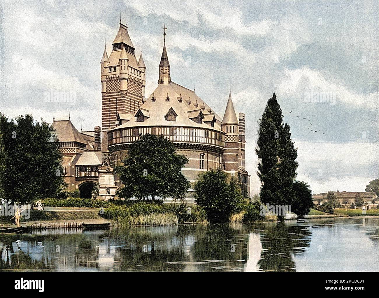 Lo Shakespeare Memorial Theatre di Stratford, completato nel 1877 ad un costo di 25000 sterline su terreno donato da C e Flower of Brewery fame. Foto Stock