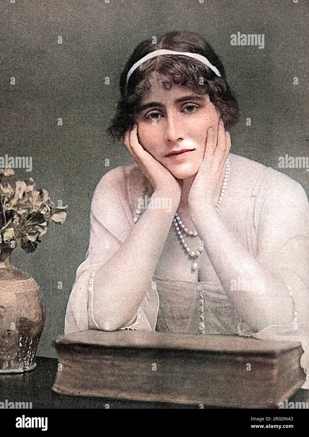 Rose Leveson-Gower, Contessa Granville, GCVO (nata Lady Rose Constance Bowes-Lyon, 6 maggio 1890 – 17 novembre 1967), terza figlia femmina del XIV conte di Strathmore e Kinghorne e di sua moglie, Nina Cecilia, e sorella maggiore della regina Elisabetta la regina madre (quindi una zia della regina Elisabetta II). Foto Stock