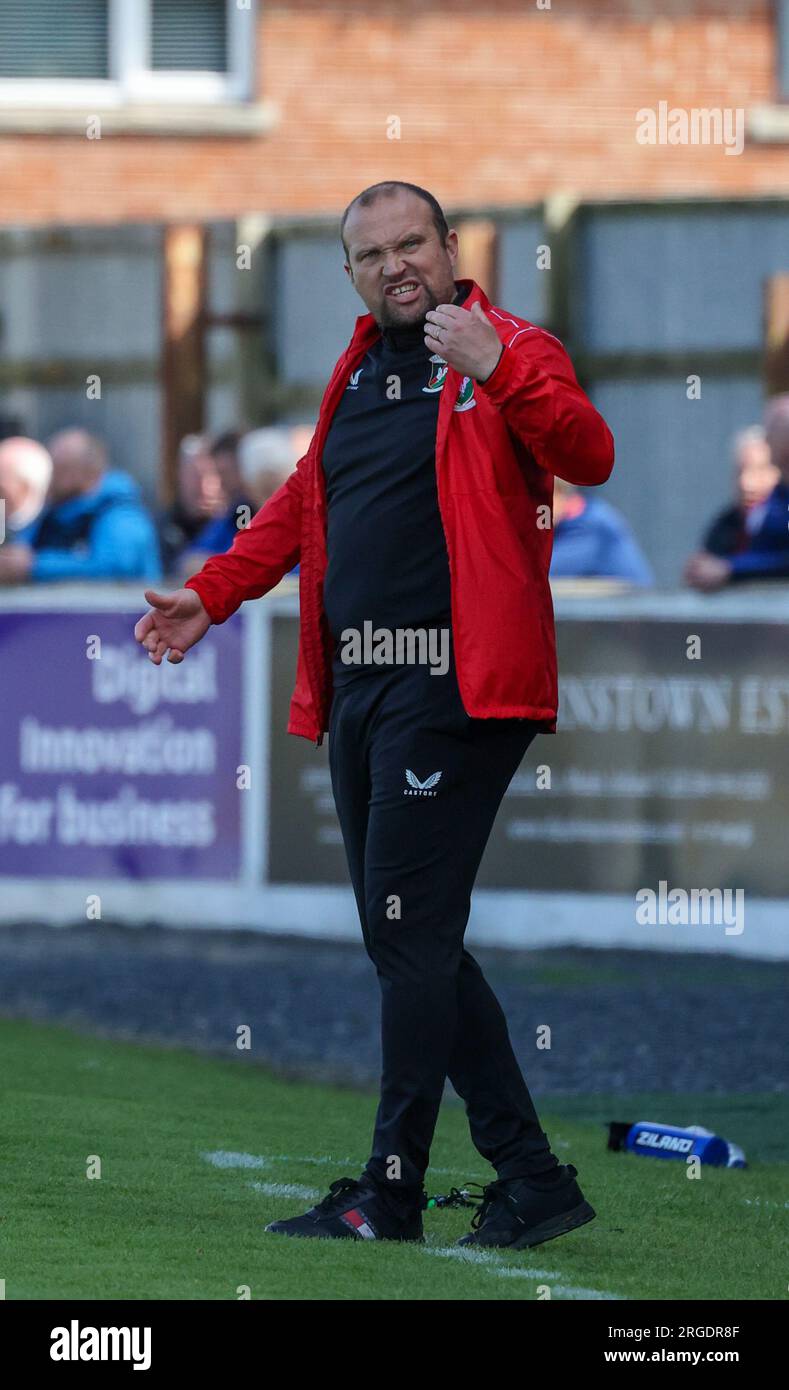 Mourneview Park, Lurgan, County Armagh, Irlanda del Nord, Regno Unito. 5 agosto 2023. Sports Direct Premiership – Glenavon 0 Glentoran 1, apertura stagione Premiership. Allenatore della Irish League, manager dei Glentoran, Warren Feeney. Foto Stock