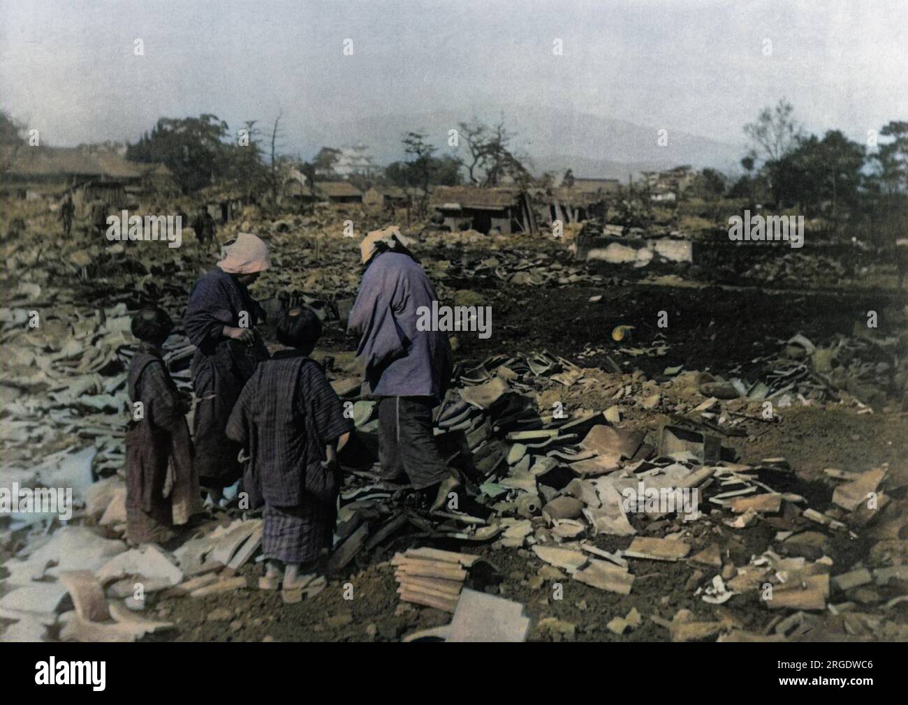 Paesaggi desolanti e devastati come questo hanno costituito la maggior parte della zona colpita dal terremoto di Mino-Owari del 1891. Foto Stock