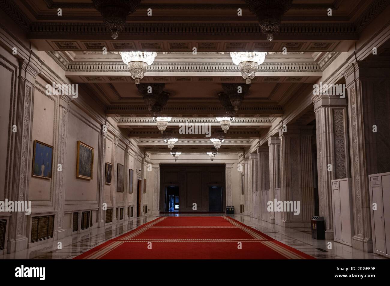 Immagine dell'interno del palazzo rumeno del parlamento, con una particolare attenzione alla hall. Il Palazzo del Parlamento, noto anche come Repubblica Foto Stock