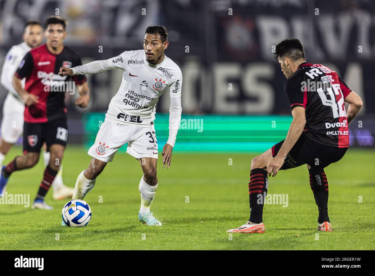 Rosário, SF - 08.08.2023: NEWELLS X CORINTHIANS - Rosario, Argentina. 8 agosto 2023. Ruan Oliveira (COR) durante la partita tra Newell's Old Boys (ARG) e Corinthians (BRA) per la Copa Sudamericana allo stadio Marcelo Bielsa. (Foto: Sporteo/Fotoarena) Foto Stock