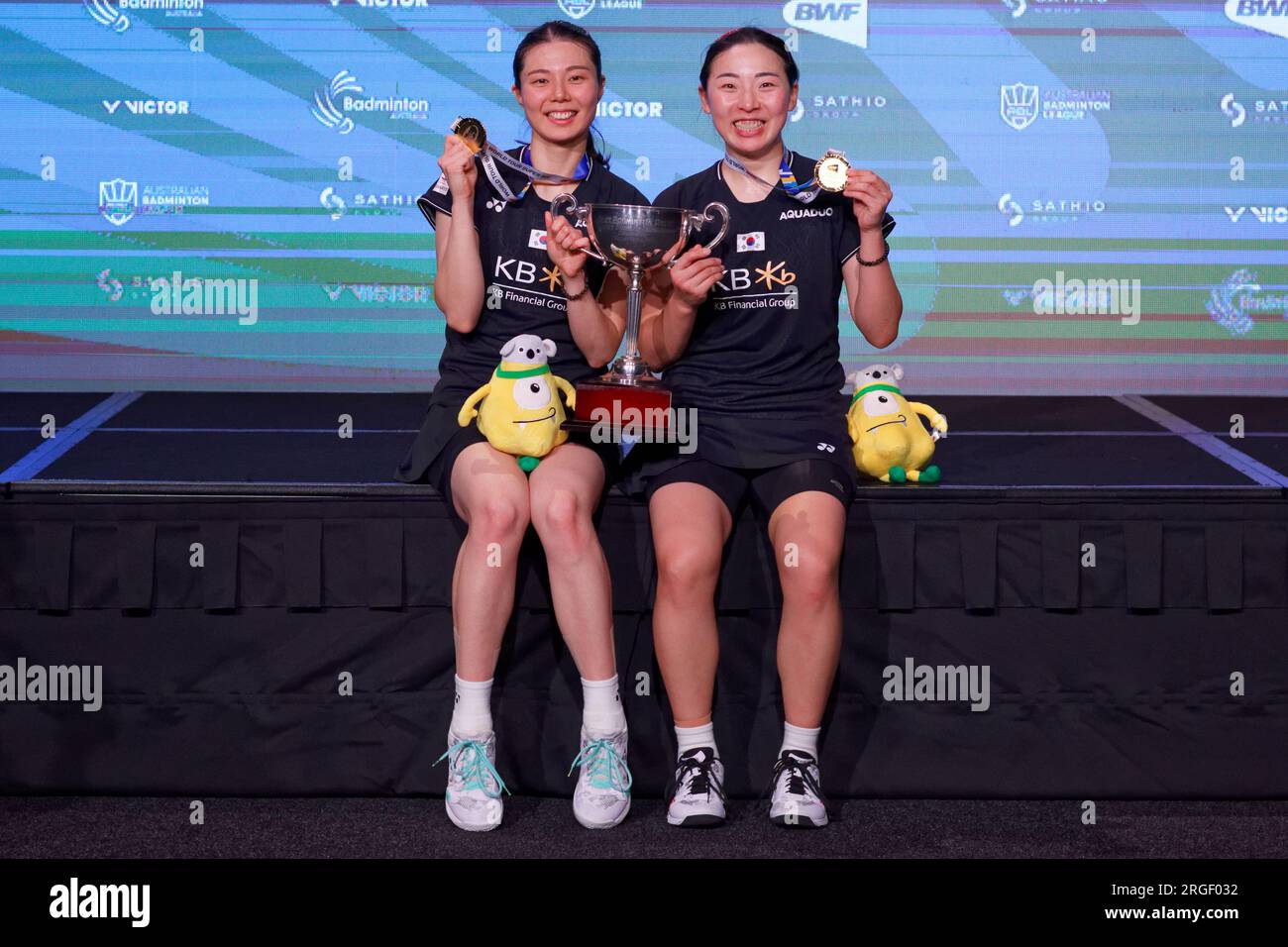 Squadra vincitrice Kim so Yeong, Kong Hee Yong della Corea dopo l'incontro di finale femminile del GRUPPO SATHIO Australian Badminton Open 2023 tra chi Foto Stock