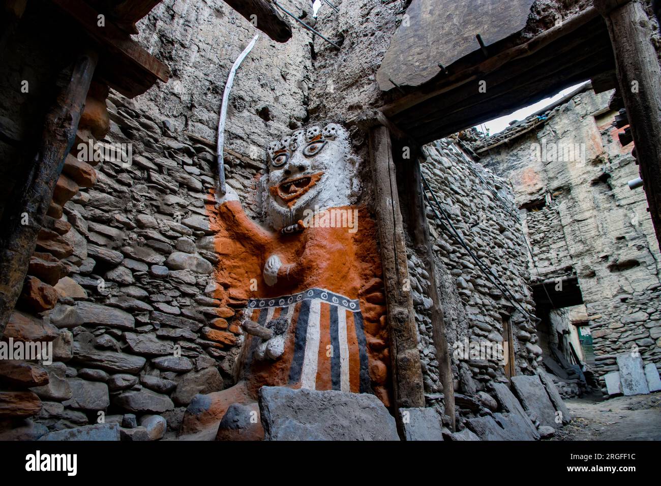 I mangiatori fantasma di Kagbeni. Statua primitiva a Kagbeni dell'alta Mustang in Nepal Foto Stock