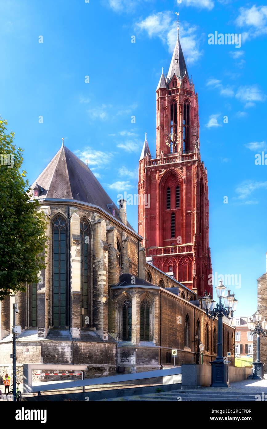 Maastricht, Paesi Bassi. Chiesa di San Giovanni vista dal Vrijthof Foto Stock