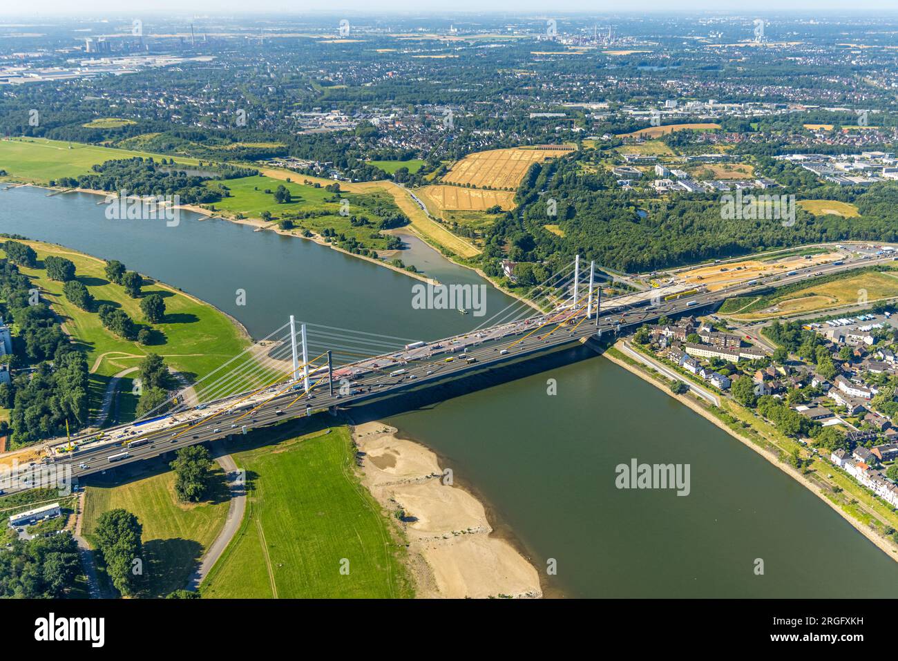 Luftbild, Rheinbrücke Neuenkamp Baustelle, Autobahn A40, Kaßlerfeld, Duisburg, Ruhrgebiet, Nordrhein-Westfalen, Deutschland Foto Stock