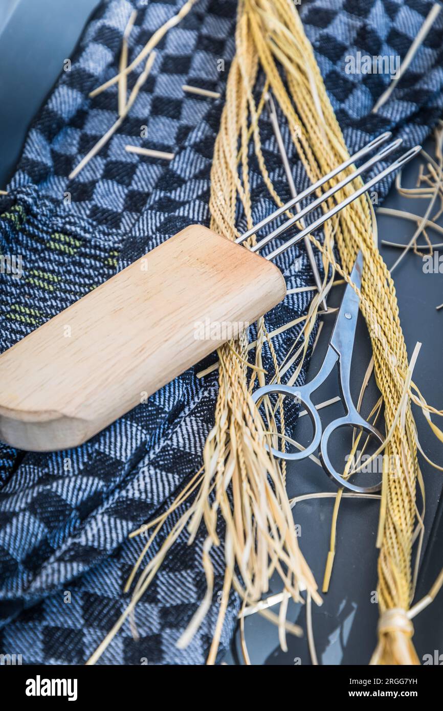 Vari materiali, sisal, rafia, cavi, per la realizzazione di tavoli, decorazioni per pareti e finestre Foto Stock