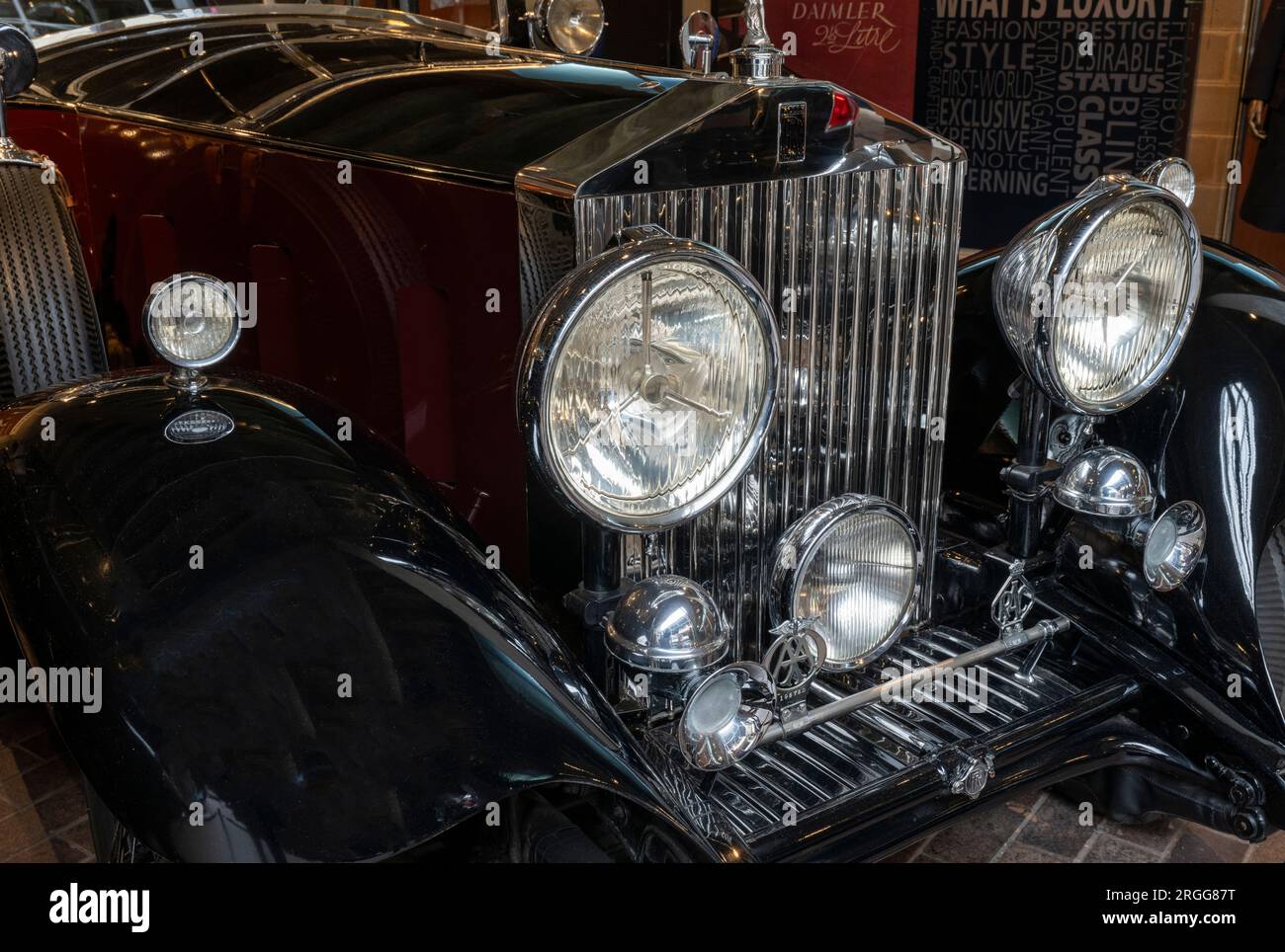 1933 Rolls-Royce 40/50 Phantom II in mostra al National Motor Museum, Beaulieu, New Forest, Hampshire, Inghilterra, REGNO UNITO. - ALY 565 Foto Stock