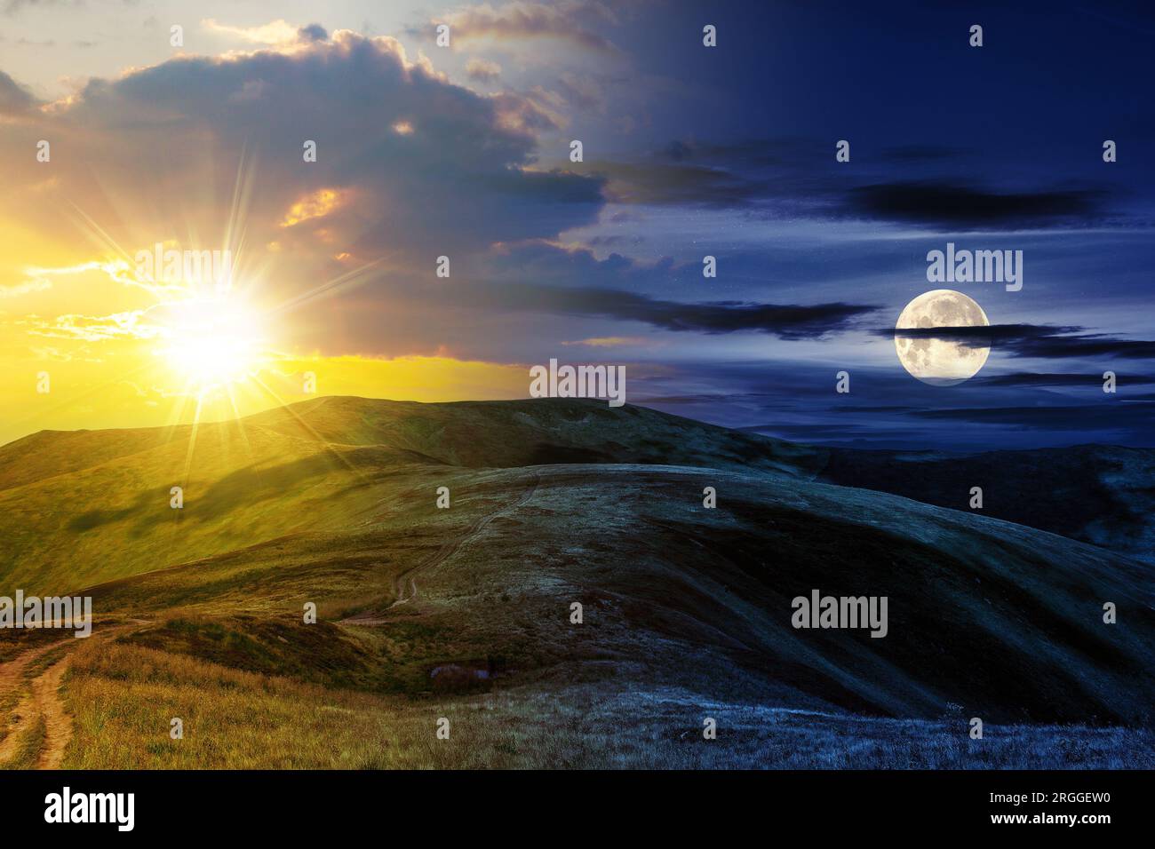 paesaggio montano con sole e luna al crepuscolo. il sentiero per i viaggiatori attraversa la collina fino alla cima della montagna. il concetto cambia giorno e notte. misterioso co Foto Stock