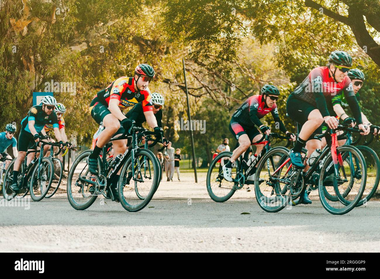 fotos de ciclistas en una carrera en ruta Foto Stock