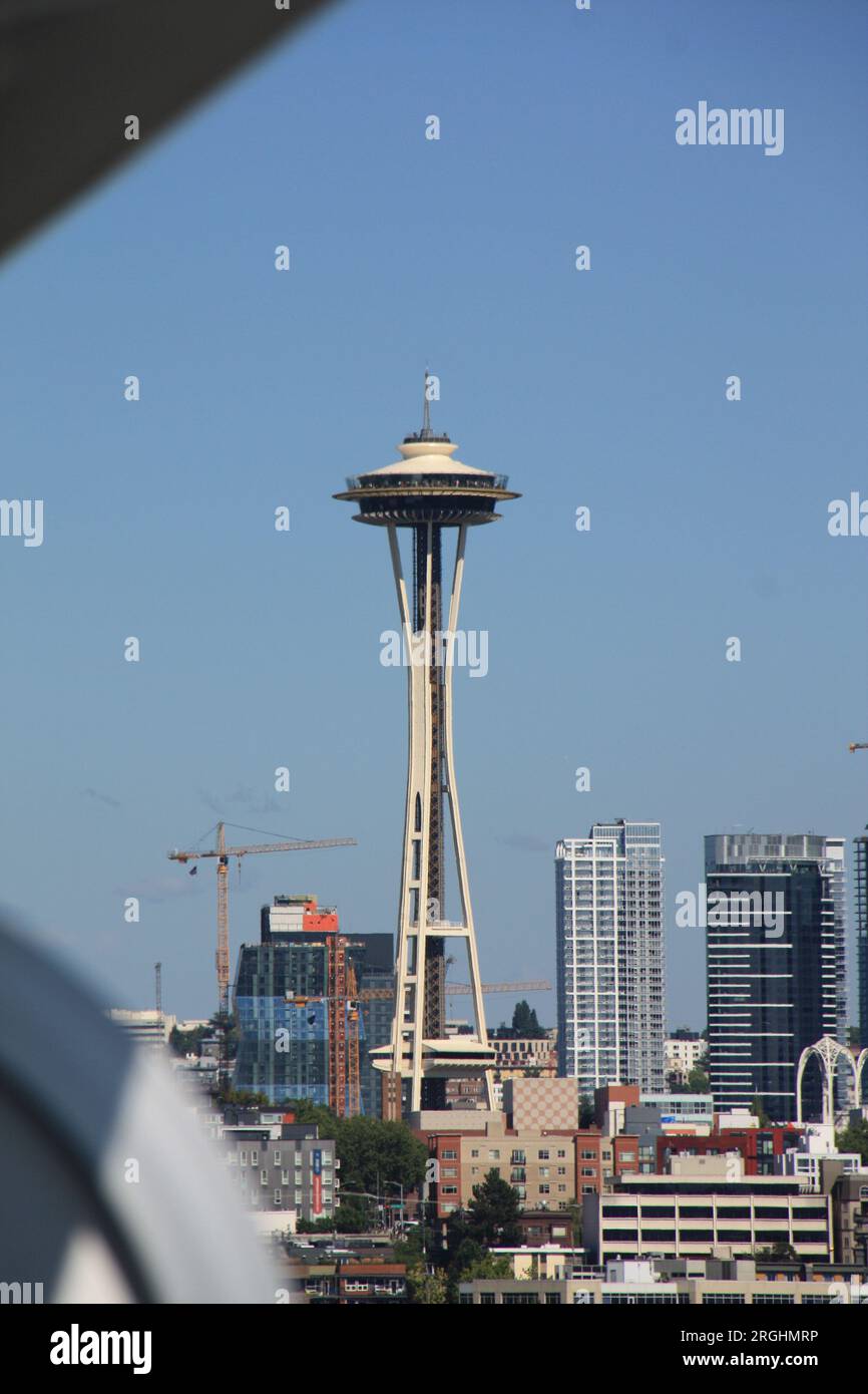 Il Seattle Space Needle da lontano Foto Stock