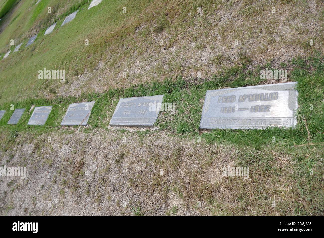 Inglewood, California, USA 8 agosto 2023 il giocatore di baseball della Major League Fred McMullen grave a Dahlia presso Inglewood Park Cemetery l'8 agosto 2023 a Inglewood, California, USA. Foto di Barry King/Alamy Stock Photo Foto Stock