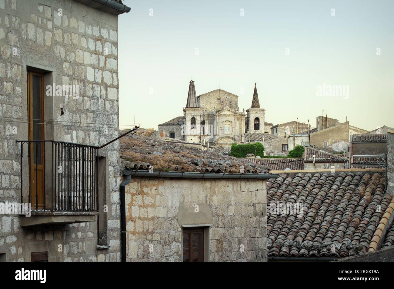 Chiesa di Santa Maria di Loreto nel villaggio di pietra di Petralia Soprana, Sicilia, Italia Foto Stock