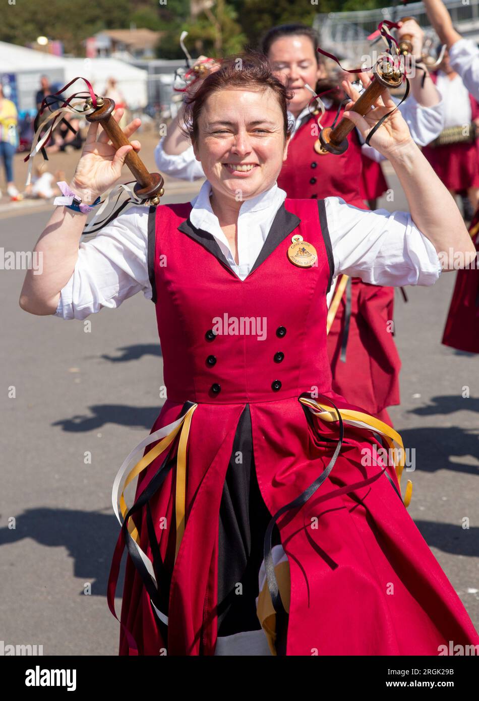 I ballerini Chinewrde Morris di Kenilworth in azione al Sidmouth Folk Festival ora al suo 68° anno, Sidmouth Folk Festival Foto Stock